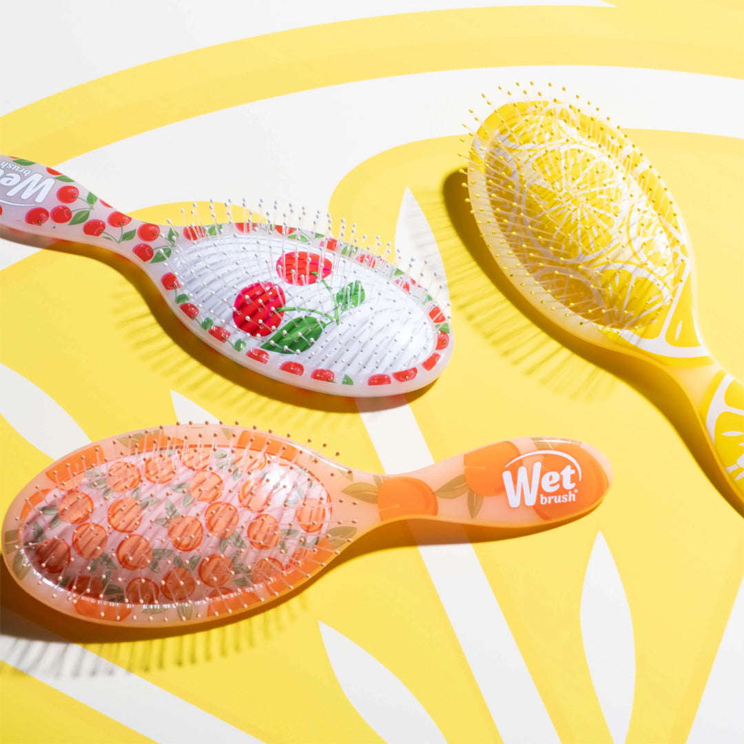Wetbrush Tutti Fruitti Original Detangler Cherry - plaukų šepetys